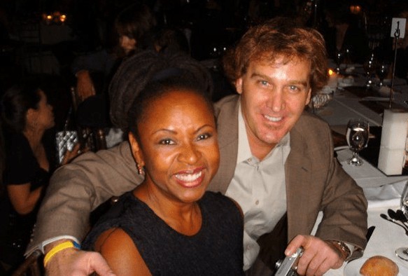 Is Robin Quivers dating anyone? 