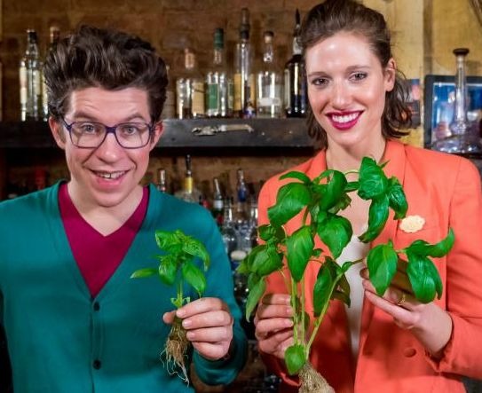 Justin Warner with his co-worker (Photo: Food Network)