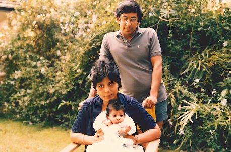 Roshena Campbell's Family and Early Photo